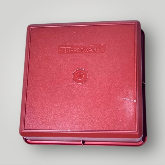**Vintage Tupperware Square Container with Lid - Picture 9 of 13